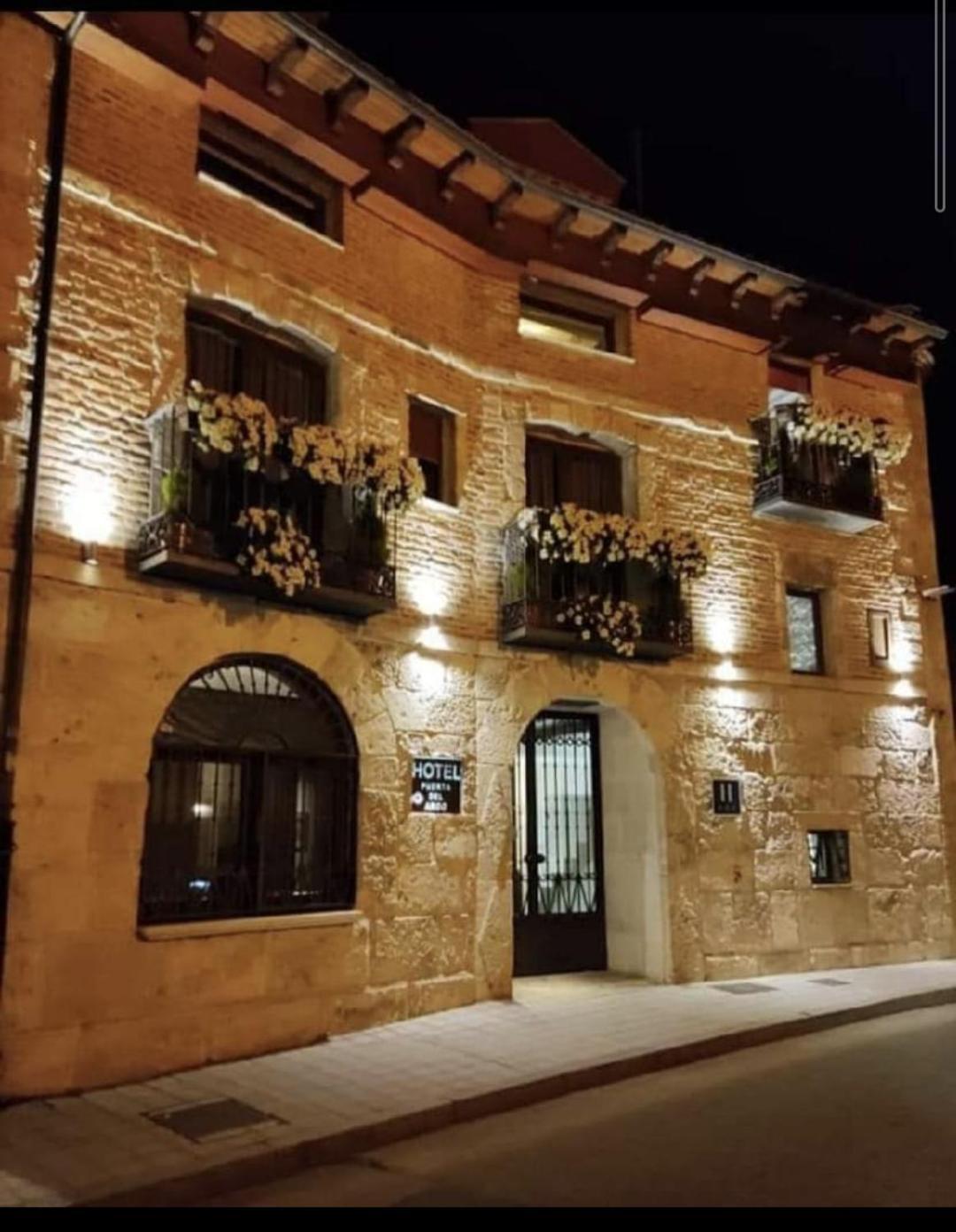Hotel Puerta Del Arco Tudela de Duero Exterior photo