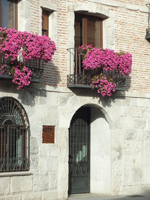 Hotel Puerta Del Arco Tudela de Duero Exterior photo